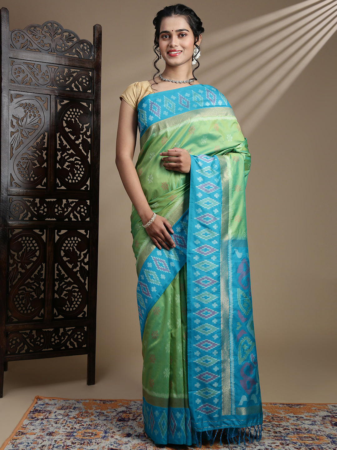 Women Green Soft Silk Saree SS393