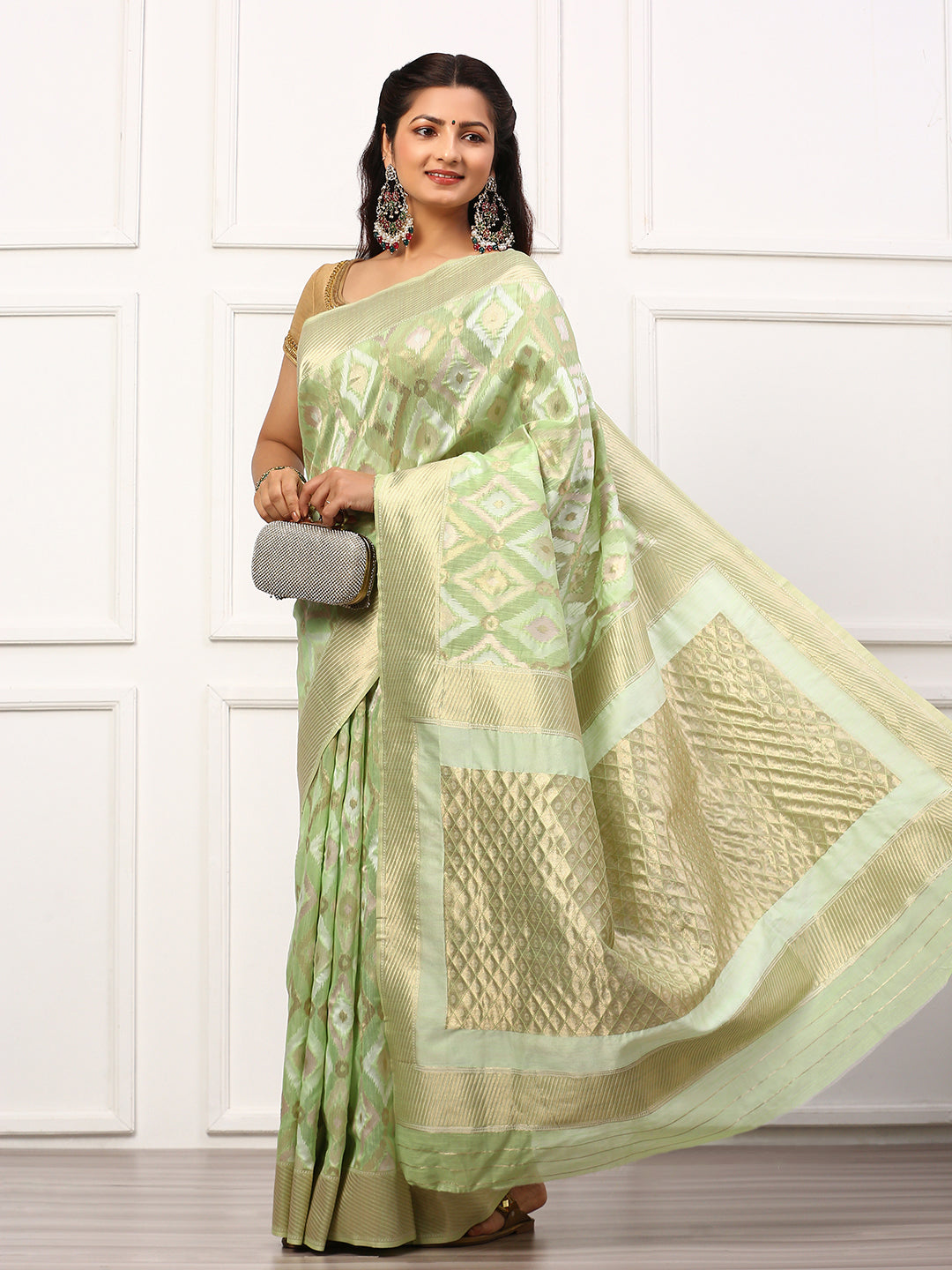 Women Semi Linen Weaving Saree Green SL132