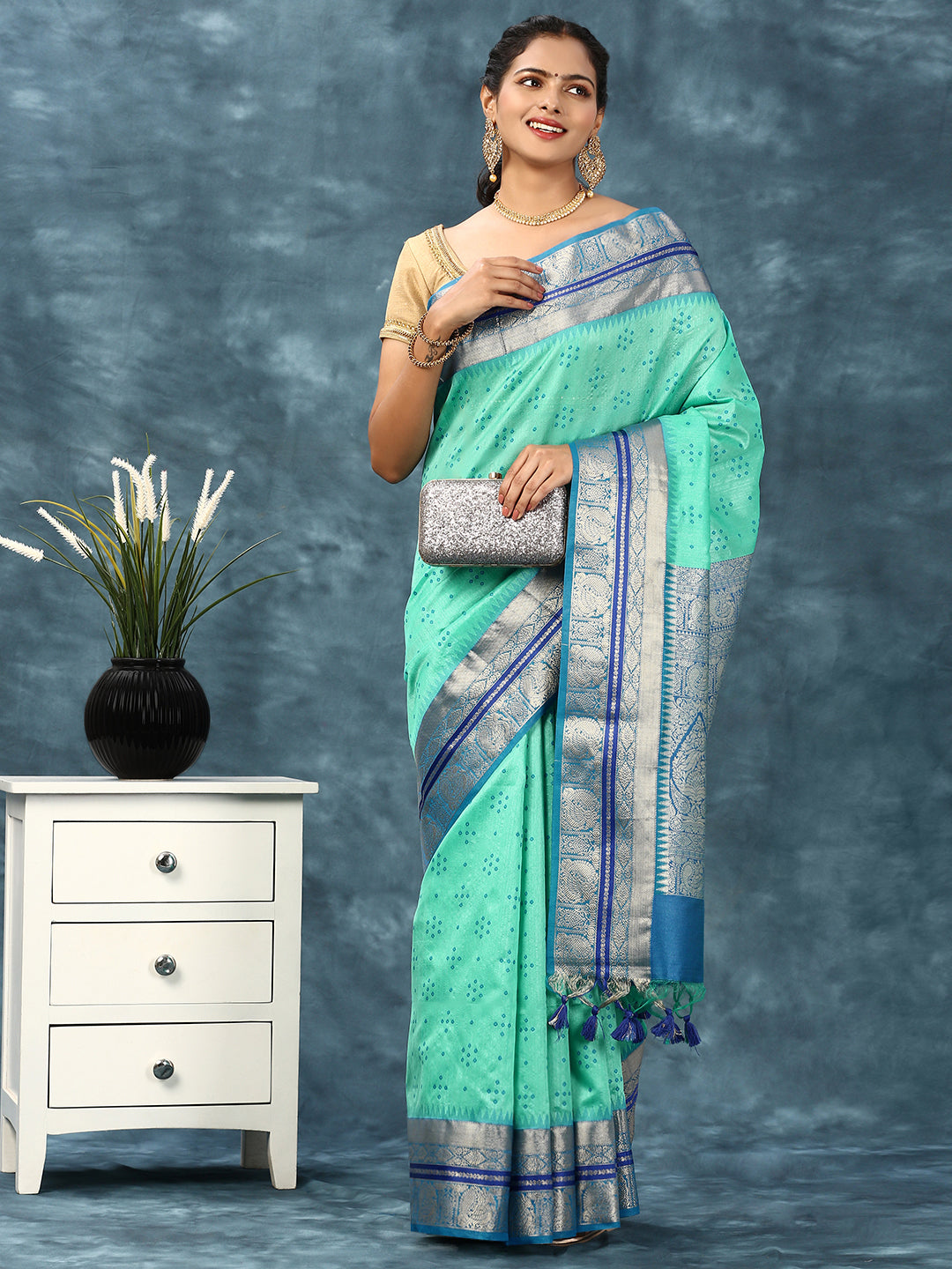 Womens Semi Cotton Weaving Saree SCS93