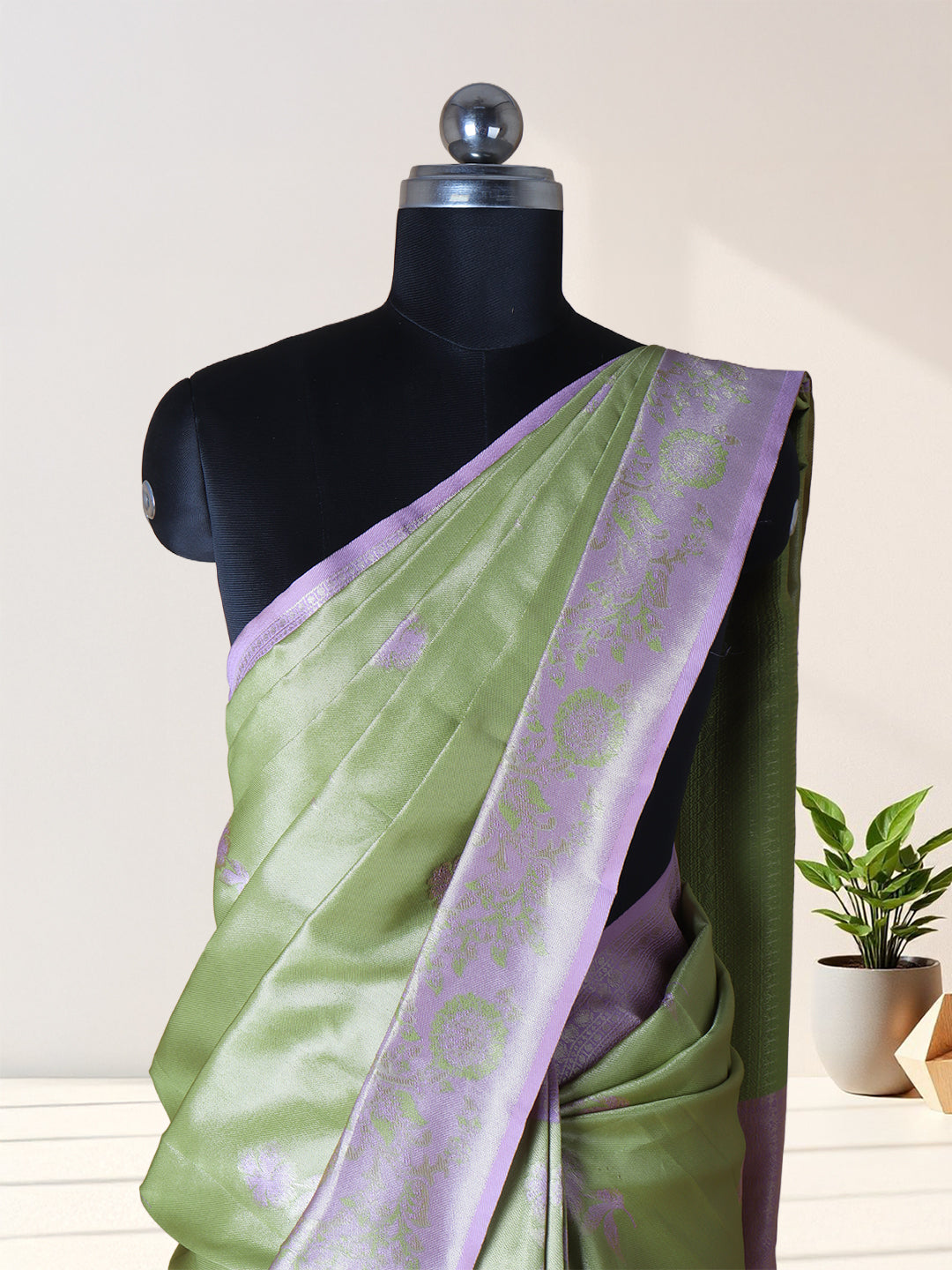 Women Green Art Silk Saree ASS101