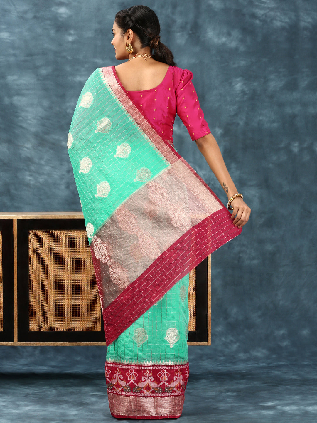 Women Semi Raw Silk Weaving Saree Green SRS85