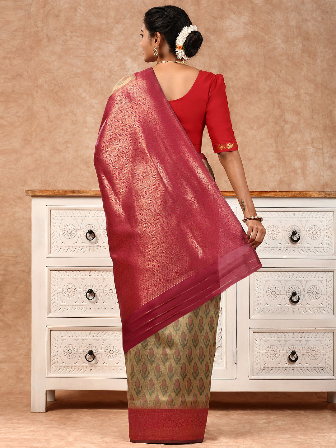 Women Semi Silk Saree Green SS163