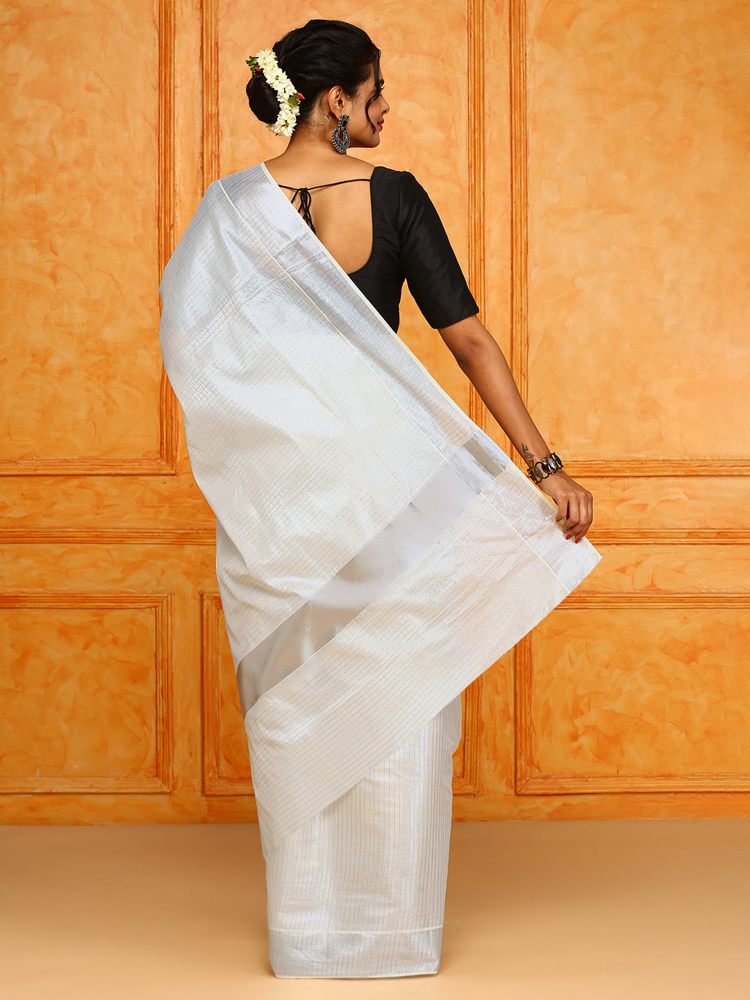 Women Kerala Silver Lines Saree KS103