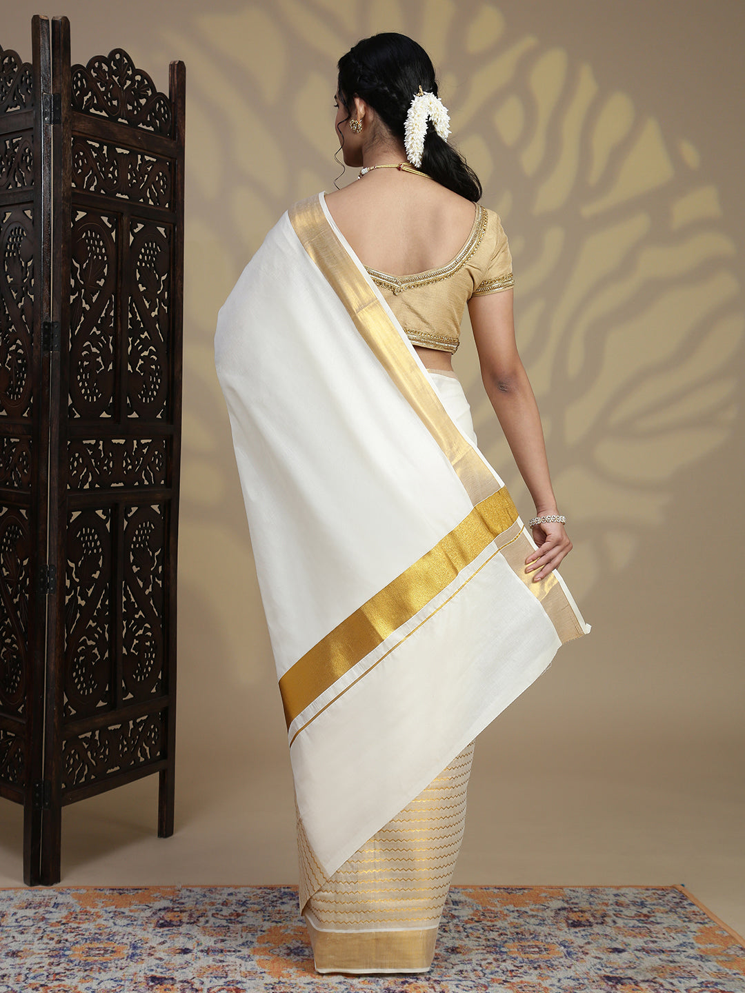 Women Traditional Kerala Cream Plain with Stripes Saree KS225