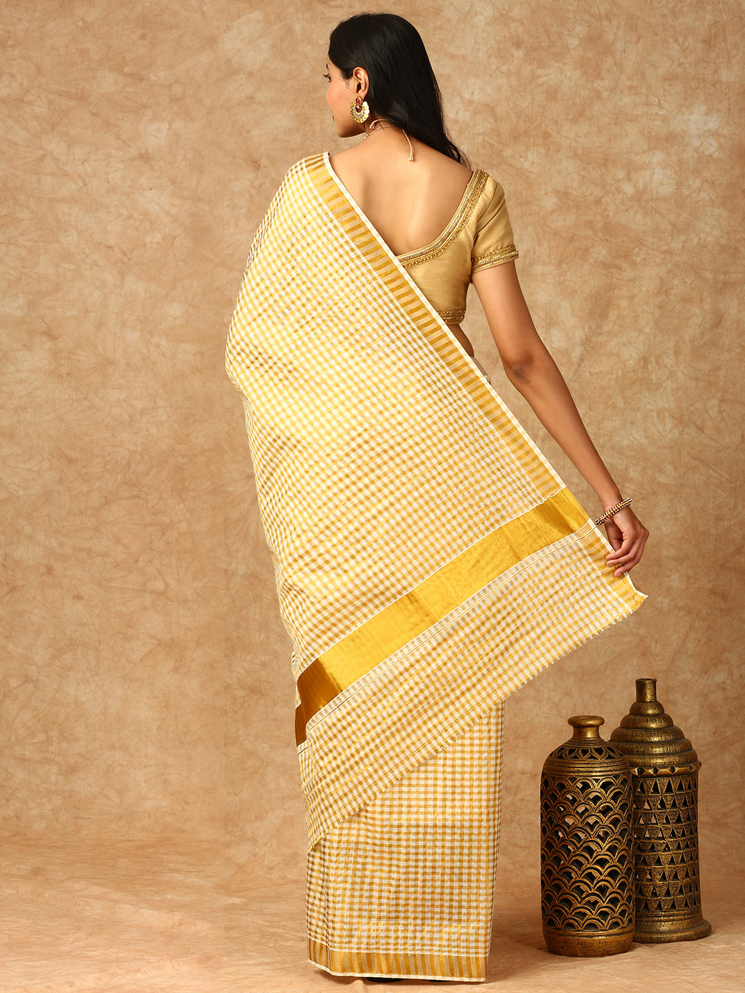 Women Kerala Cream Checked Saree with Gold Jari Border KS141