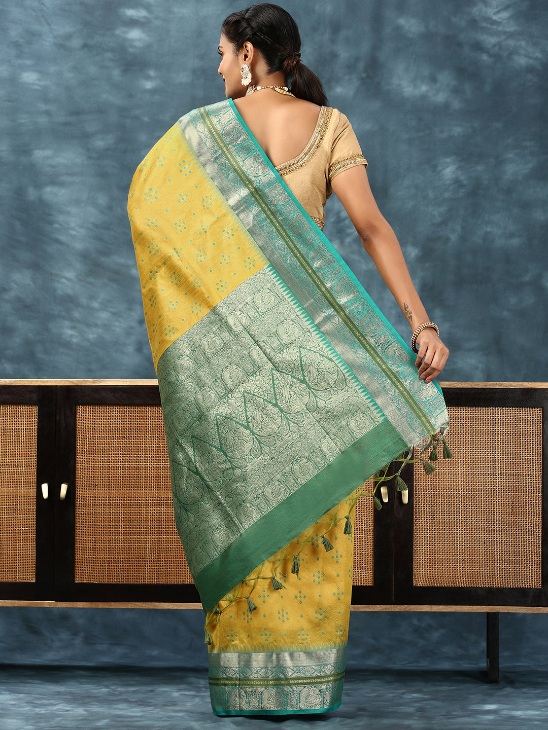 Womens Semi Cotton Weaving Saree SCS95