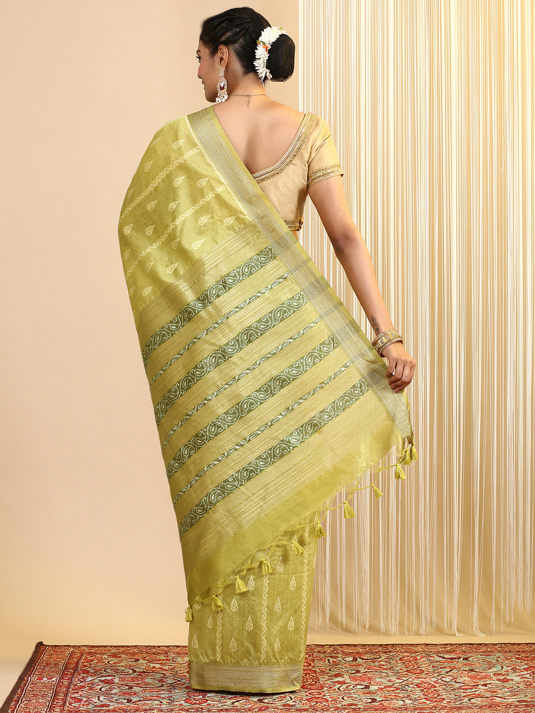 Women Semi Tussar Weaving Saree Green ST177