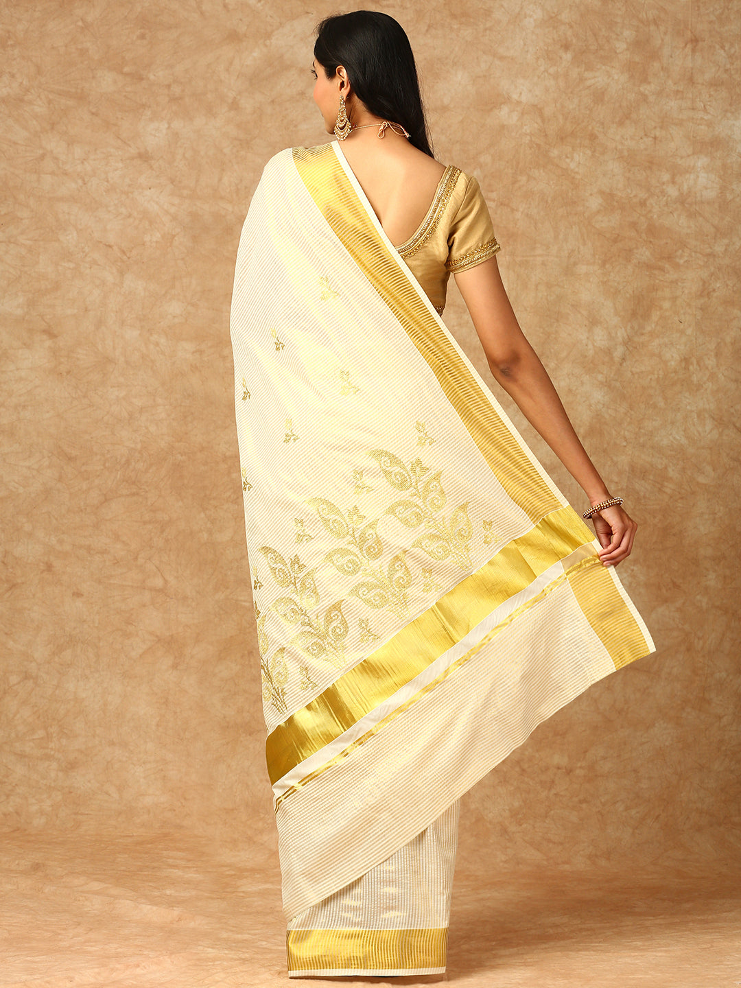 Women Kerala Cream Striped Saree KS156