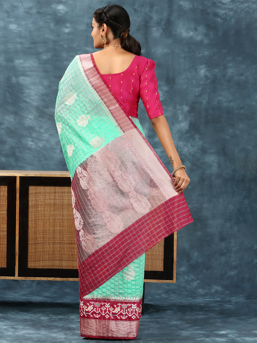 Women Semi Raw Silk Weaving Saree Green SRS87