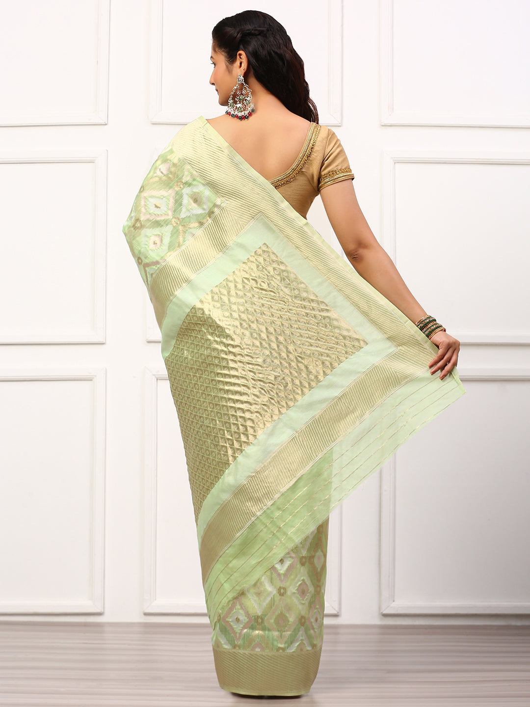 Women Semi Linen Weaving Saree Green SL132