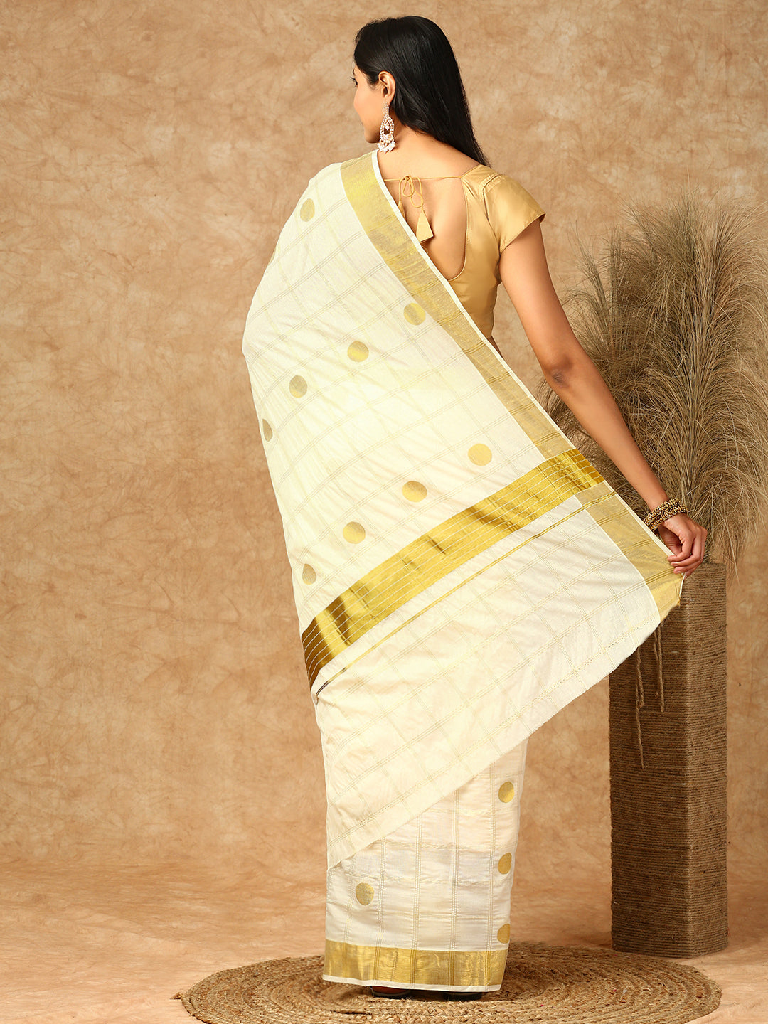 Women Kerala Cream Checked Saree KS136