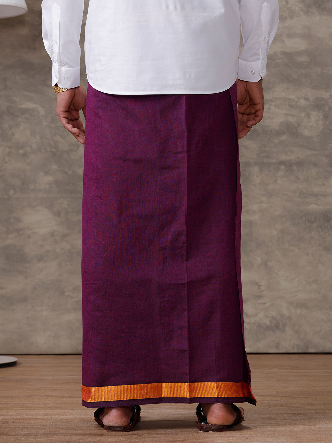 Men Violet Lungi with Fancy Border Colour Diamond CD06