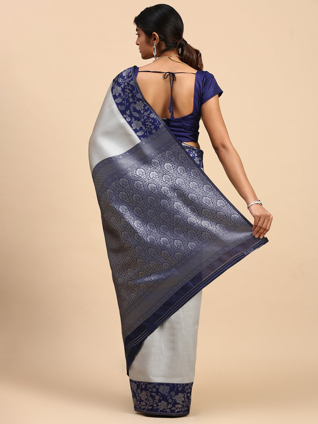 Women Semi Silk Saree Silver SS280