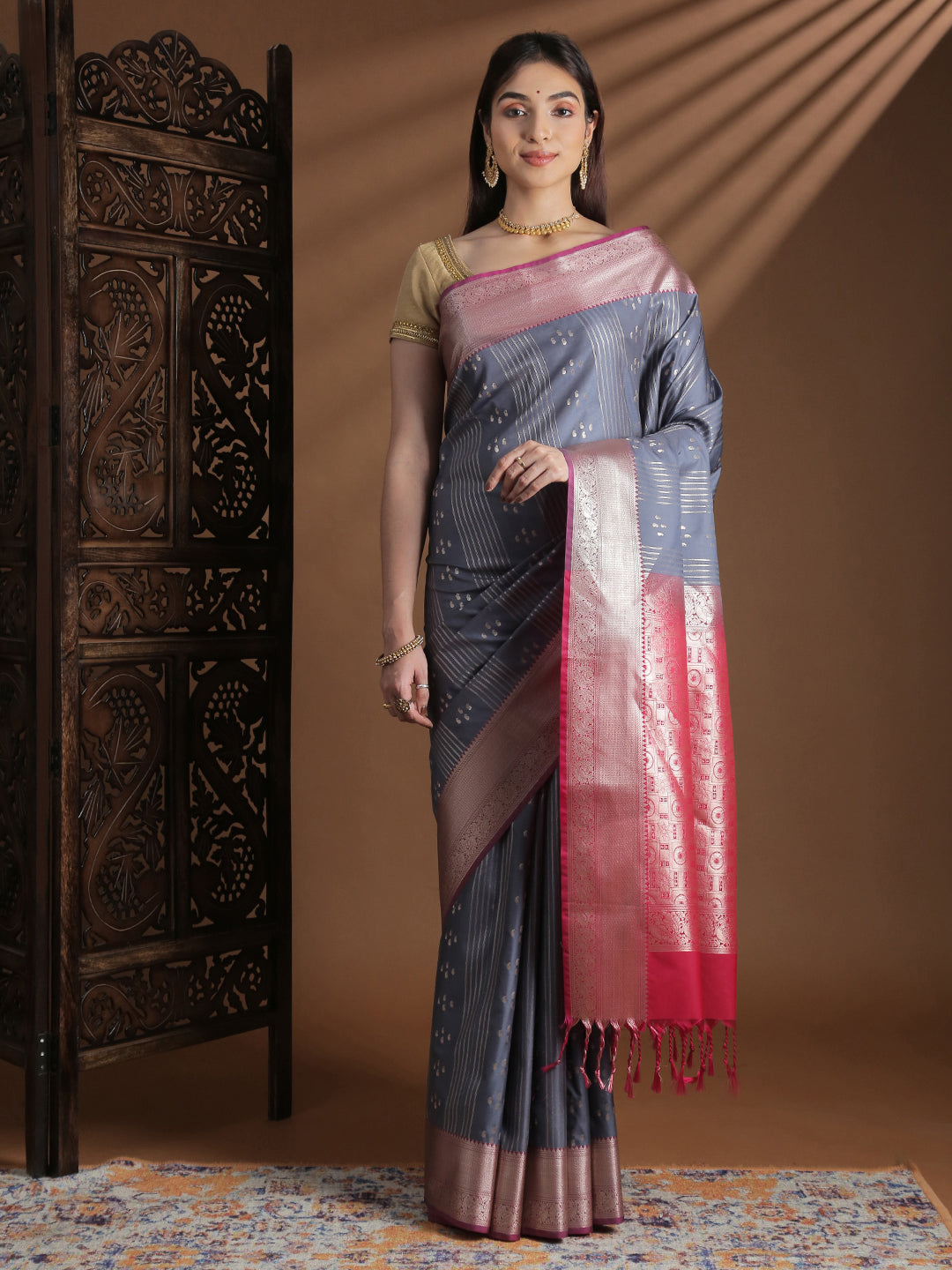 Women Soft Silk Saree Grey with Pink SS407