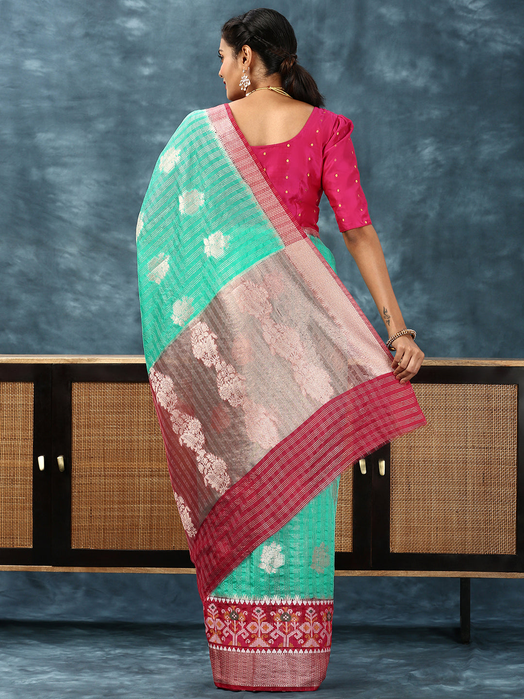 Women Semi Raw Silk Weaving Saree Green SRS88