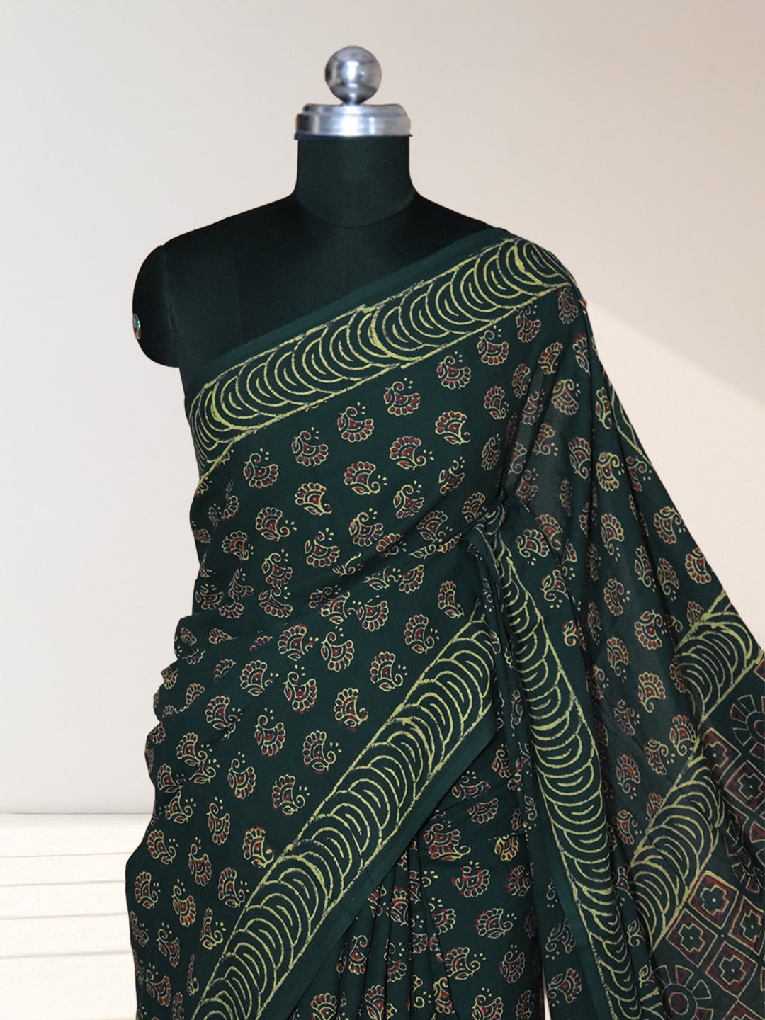 Women Dark Green Soft Cotton Printed Saree SCS171