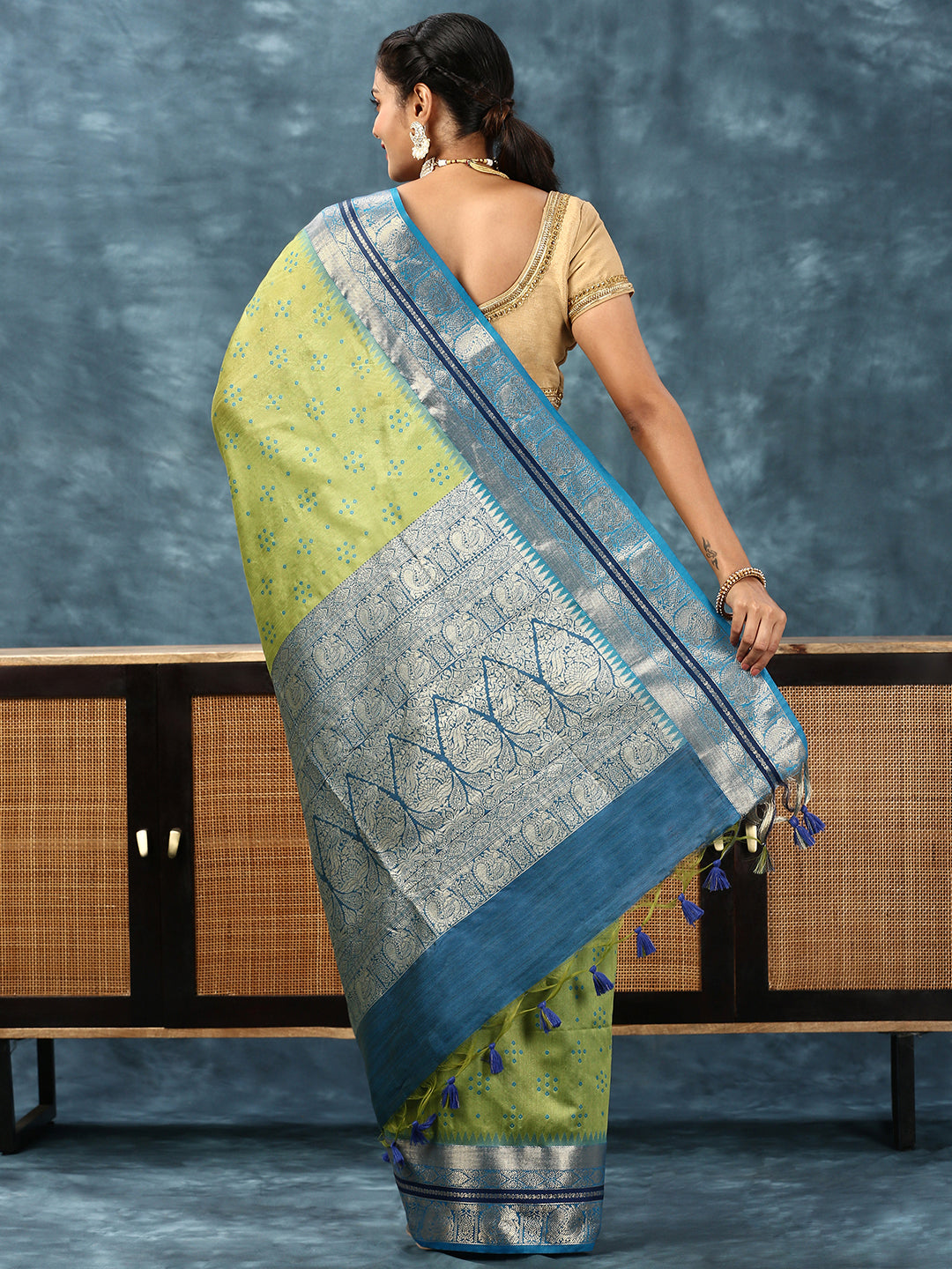 Womens Semi Cotton Weaving Saree SCS97