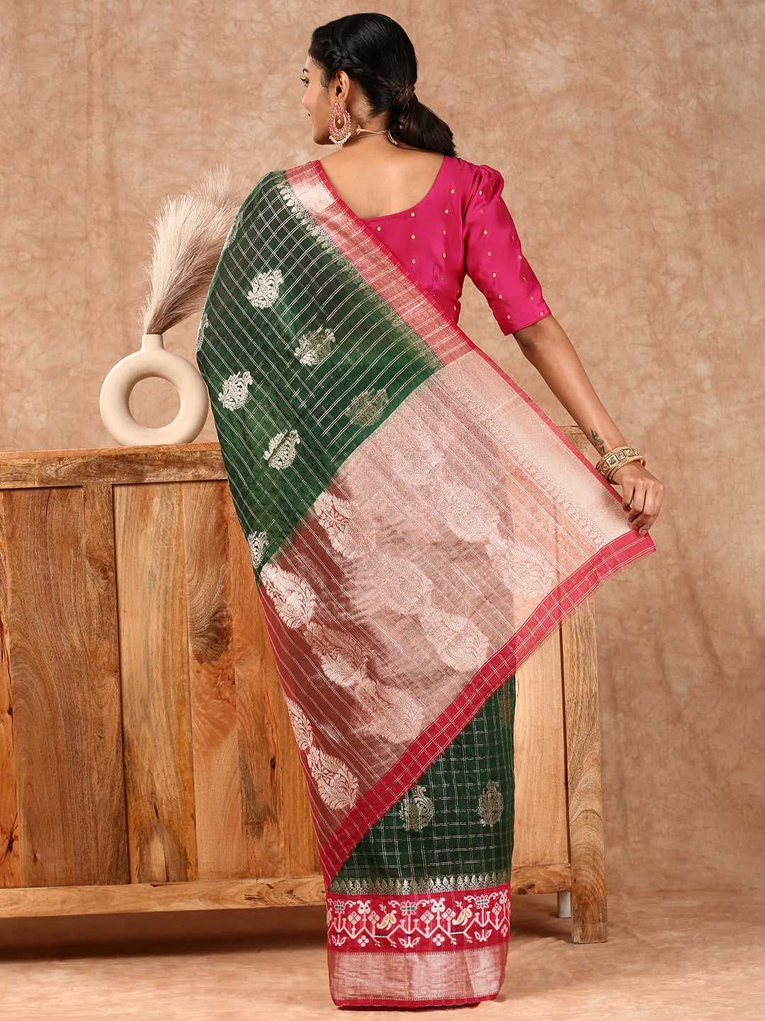 Women Semi Raw Silk Weaving Saree Green SRS79