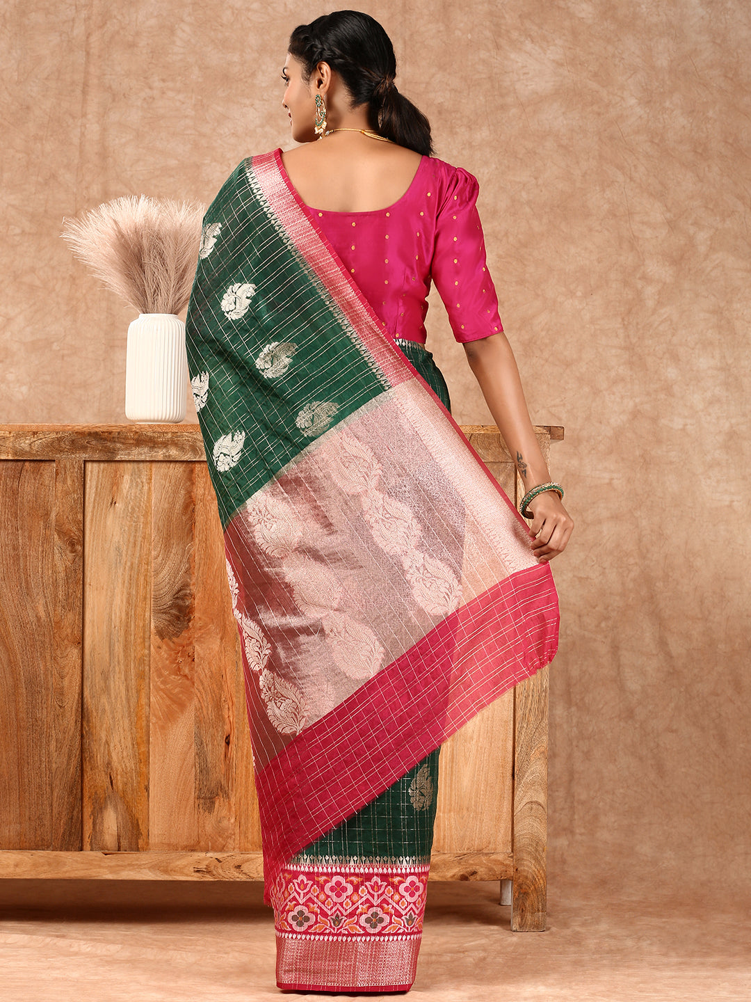 Women Semi Raw Silk Weaving Saree Green SRS84