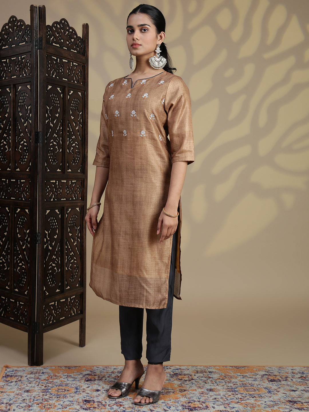 Women Cotton Golden Colour Flower Embroidered Kurti Set EKS94