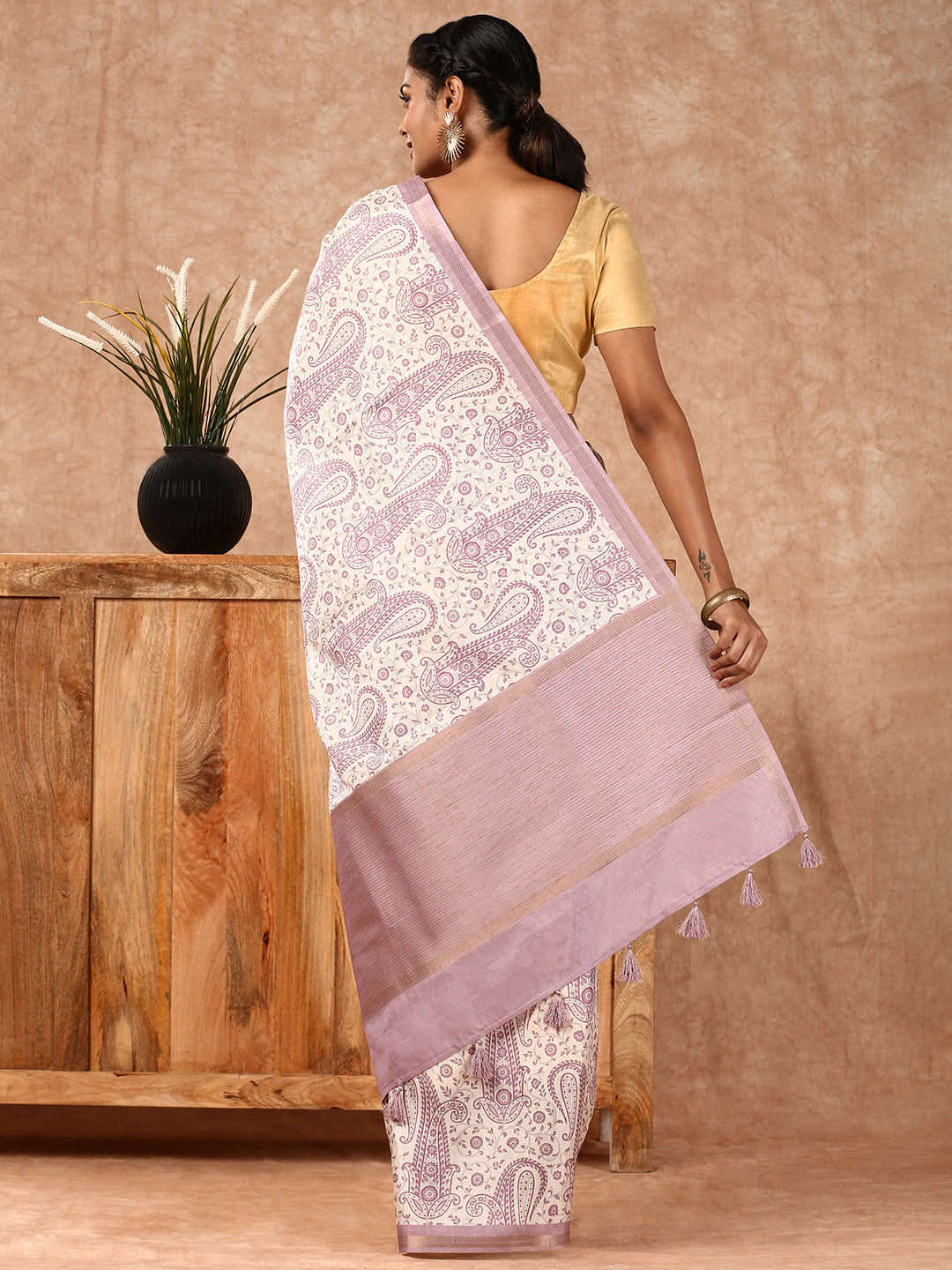 Women Semi Tussar Printed Saree ST157