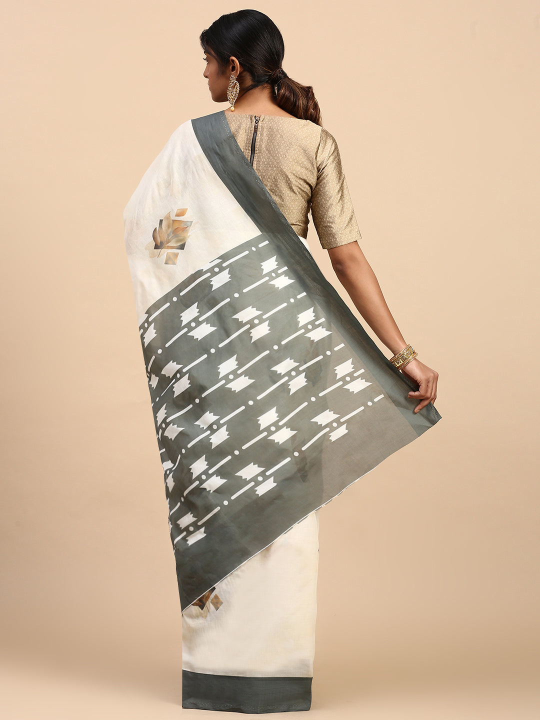 Women Organic Cotton Saree White PCS110