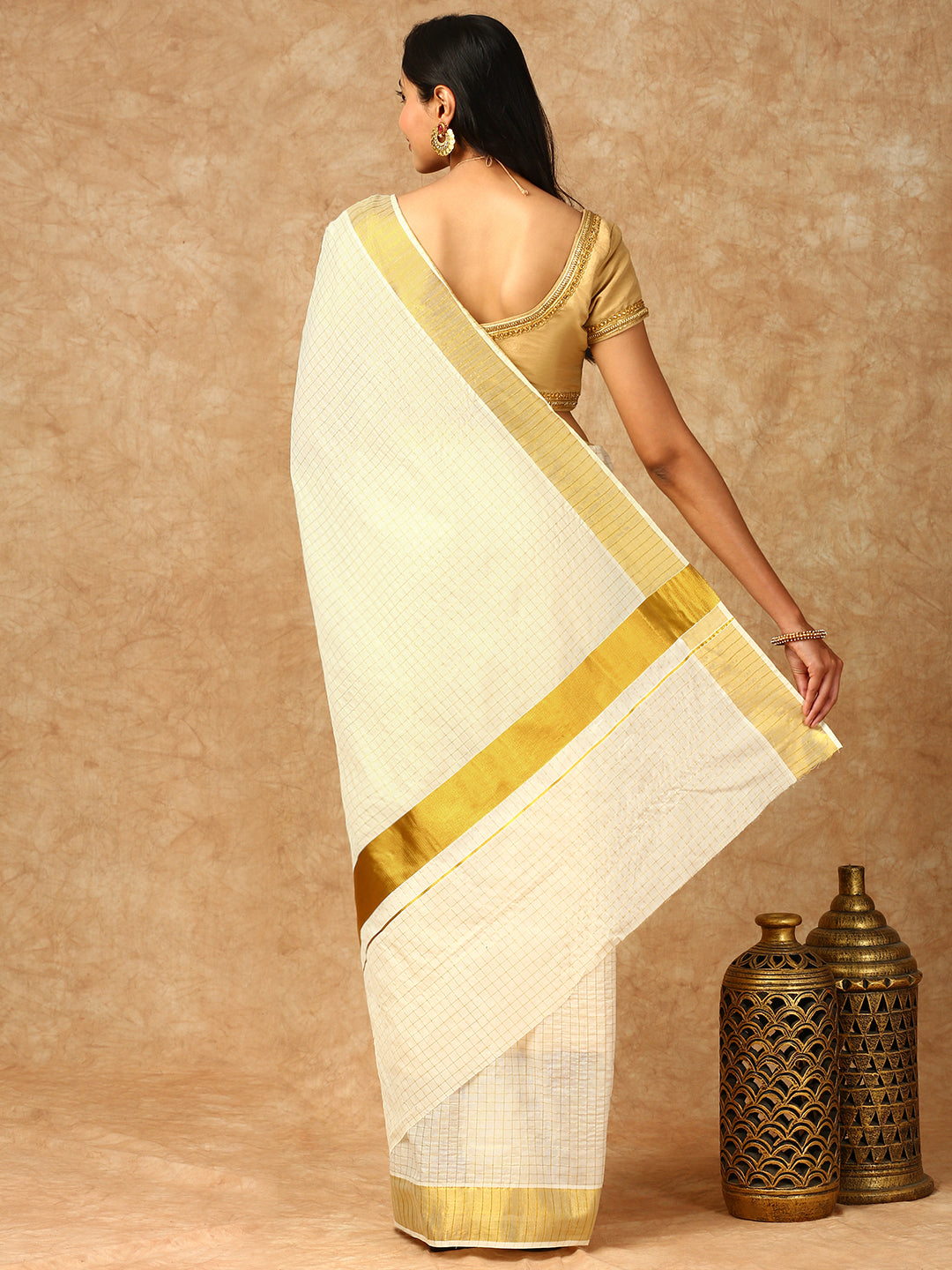 Women Kerala Cream Checked Saree KS139