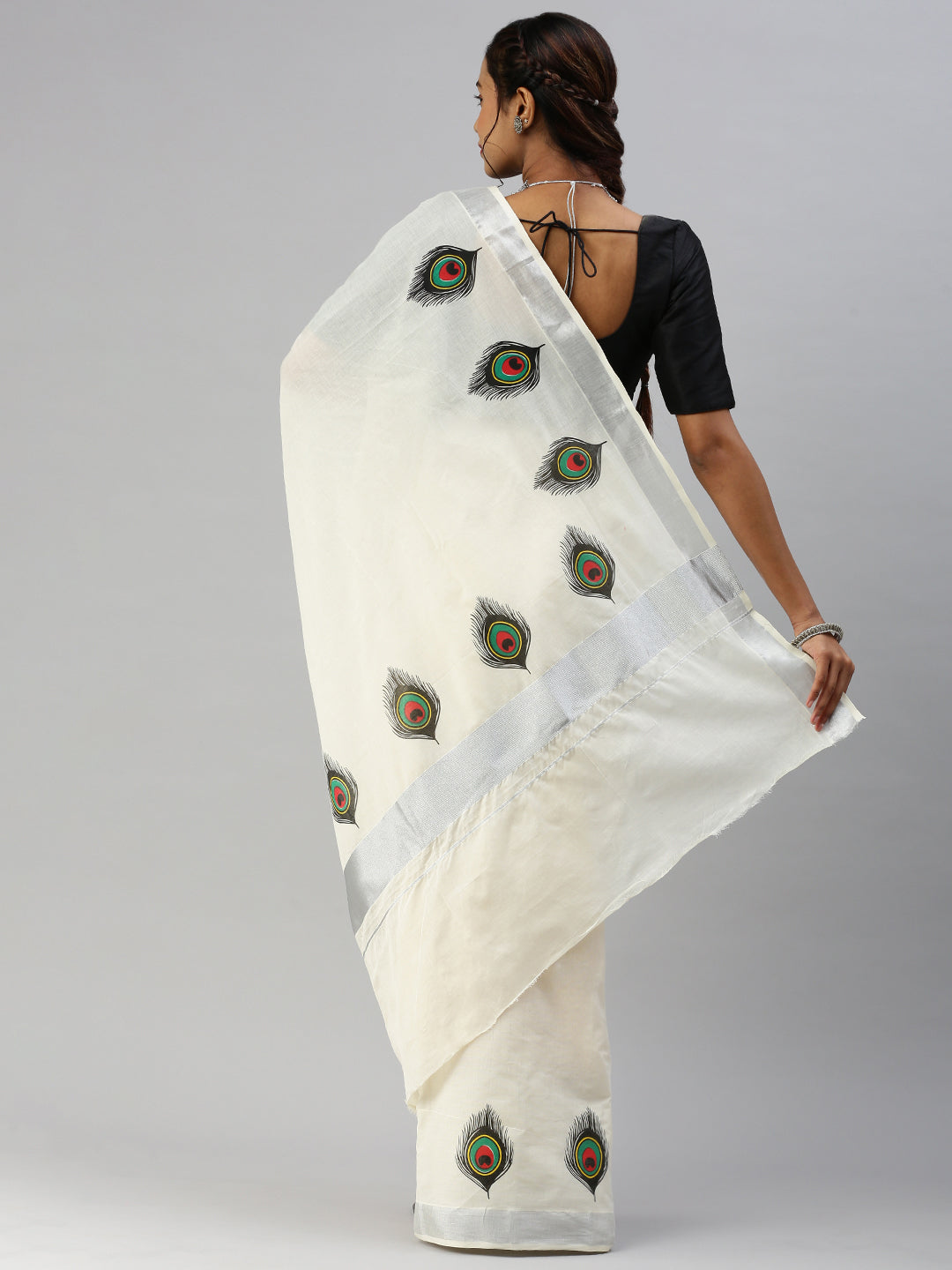 Buy now Paulina silver saree from Falguni Shane Peacock