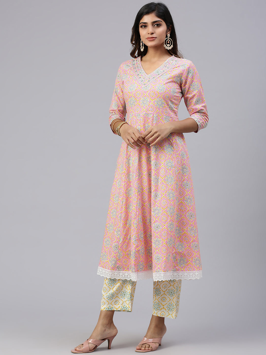 Women Embroidered & Printed Kurti Sets Pink EKS23