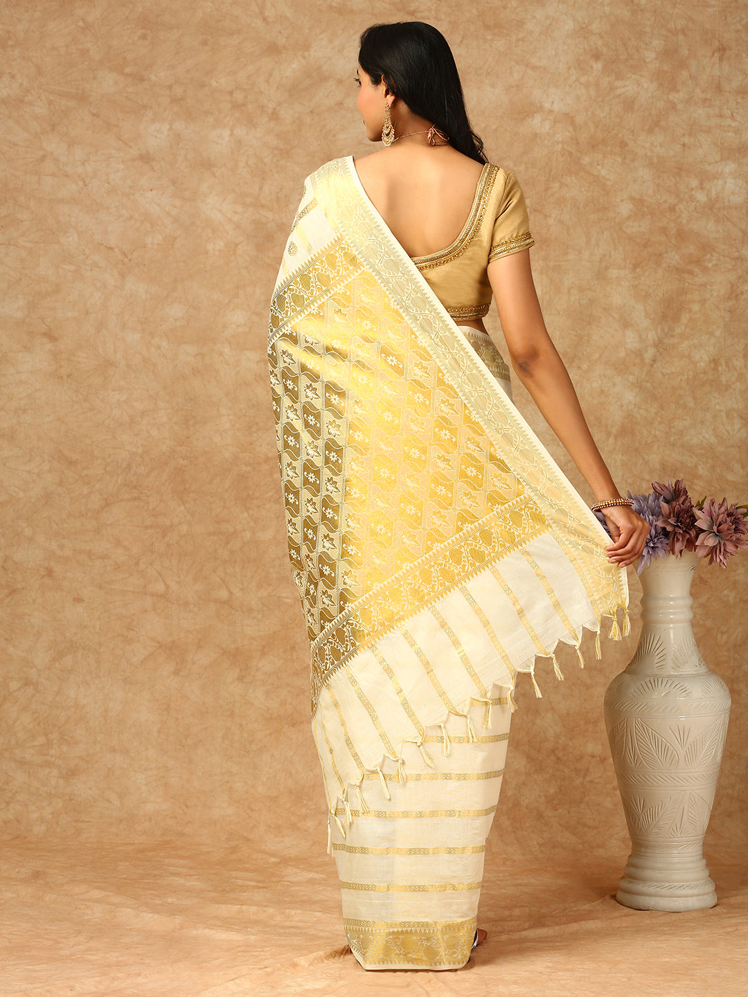 Women Kerala Cream Checked Saree KS153