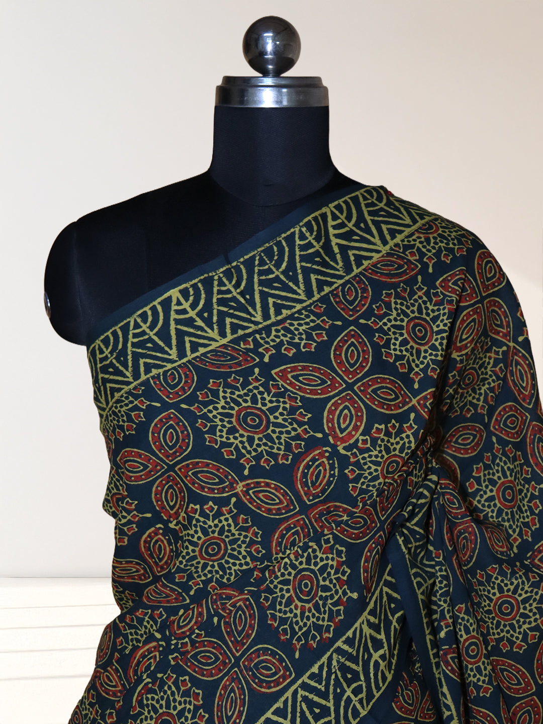 Women Dark Green Soft Cotton Printed Saree SCS169