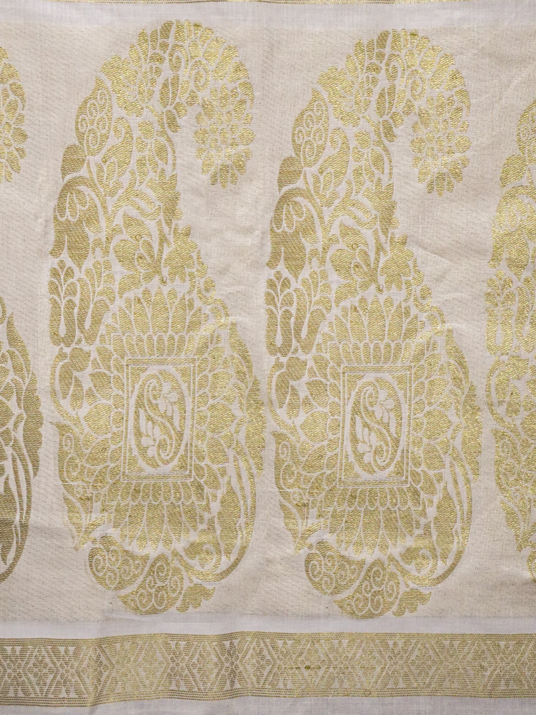 Women Kerala Cotton Gold Jari Saree KLS01