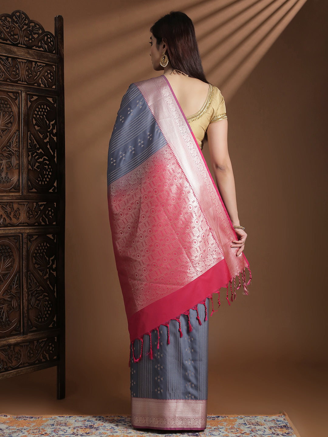 Women Soft Silk Saree Grey with Pink SS407
