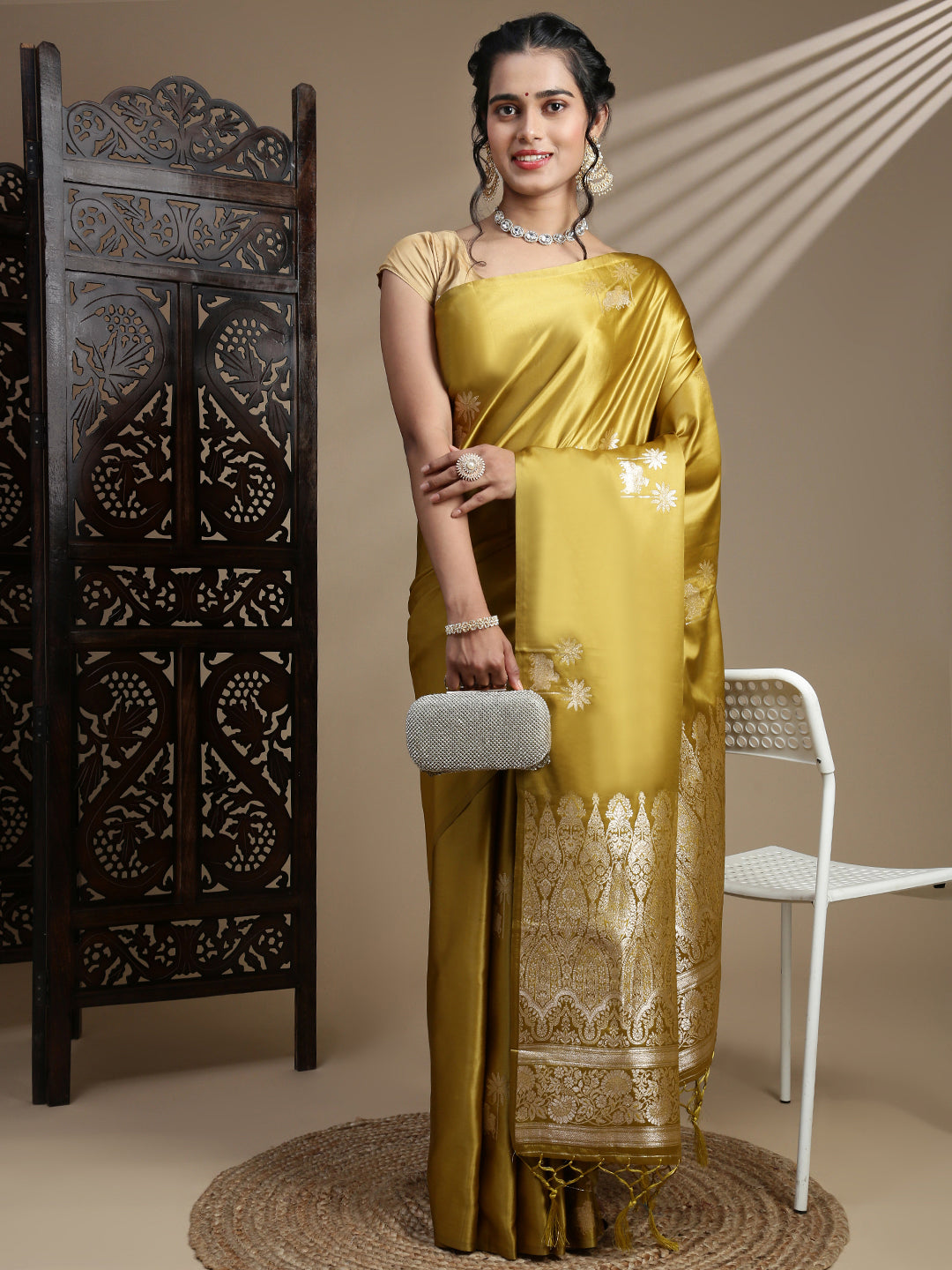 Women Olive Soft Silk Saree SS386