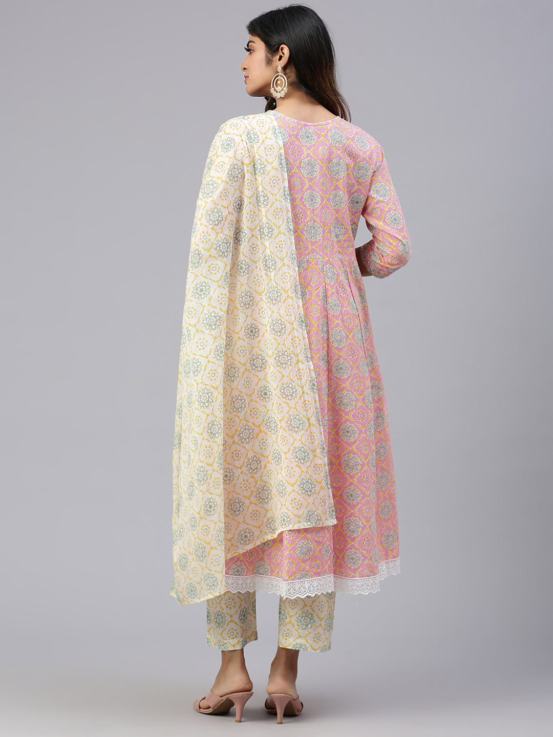 Women Embroidered & Printed Kurti Sets Pink EKS23