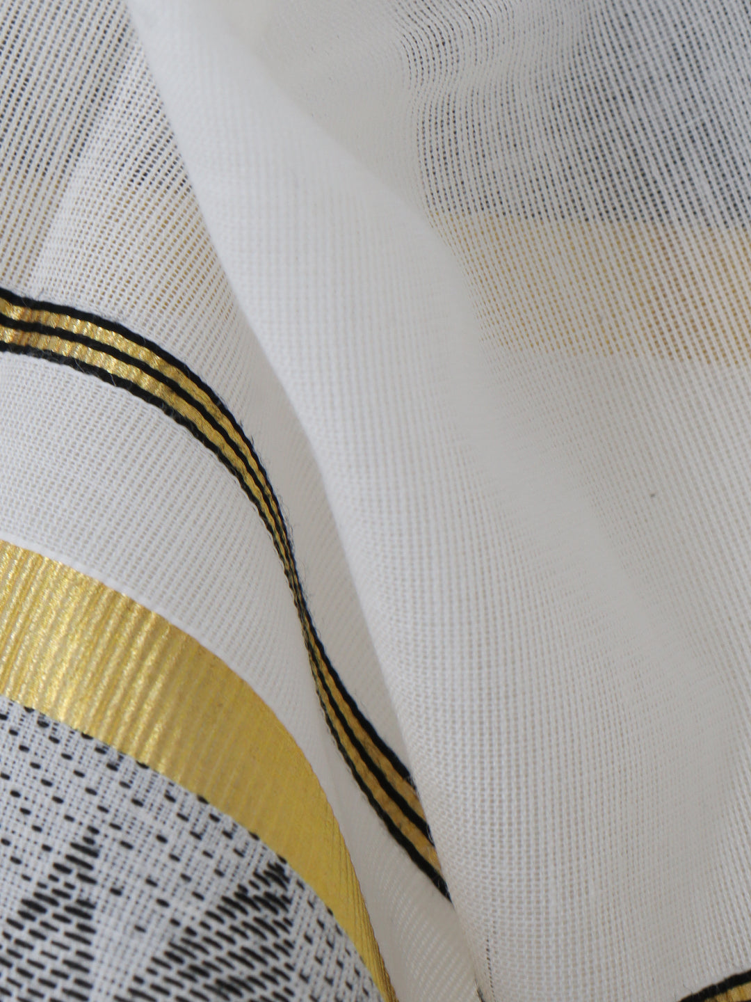 Men Premium Handloom Off White Dhoti with Fancy Border HLM71