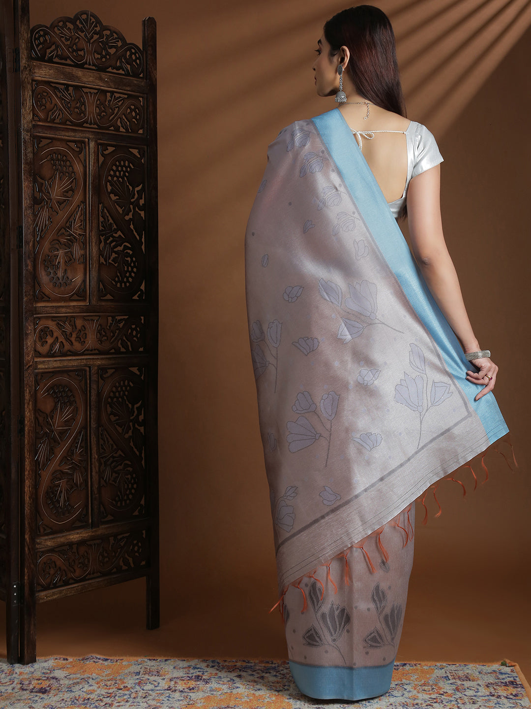 Women Semi Tussar Weaving Grey Saree ST319