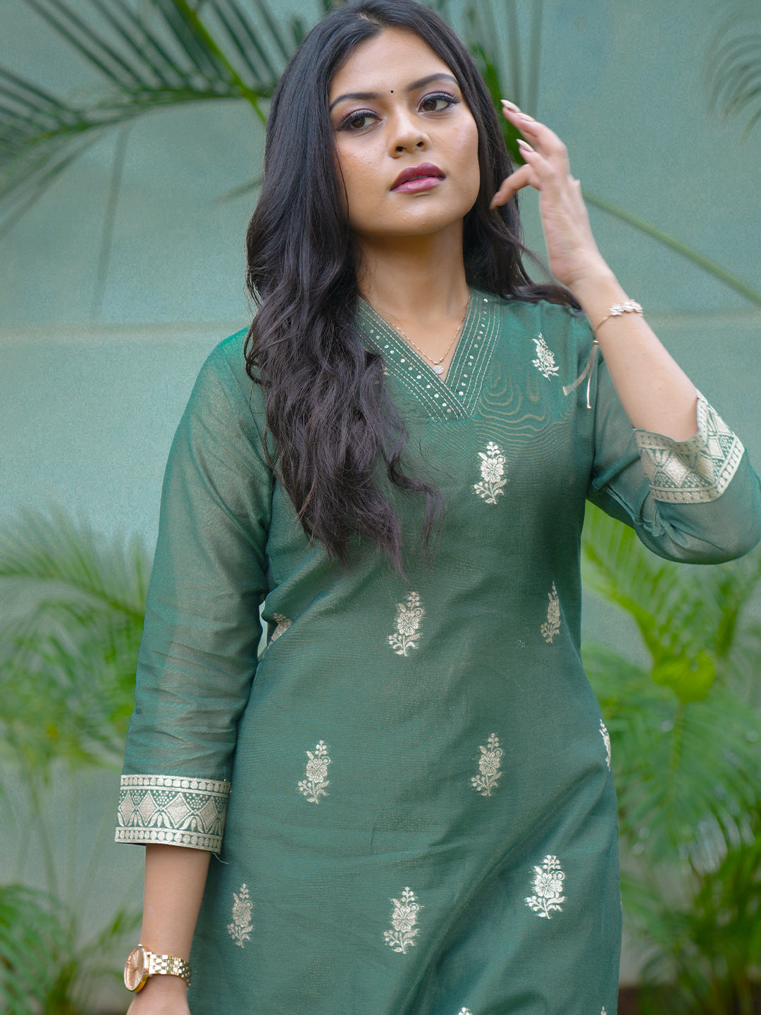 Women Green Cotton Embroidered Kurti Set EKS118