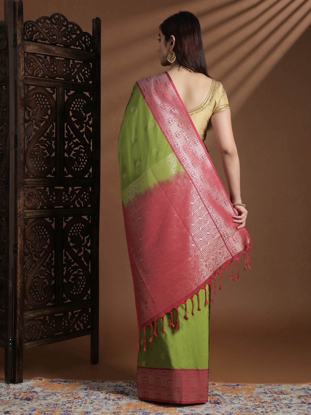 Women Soft Silk Saree Green SS409