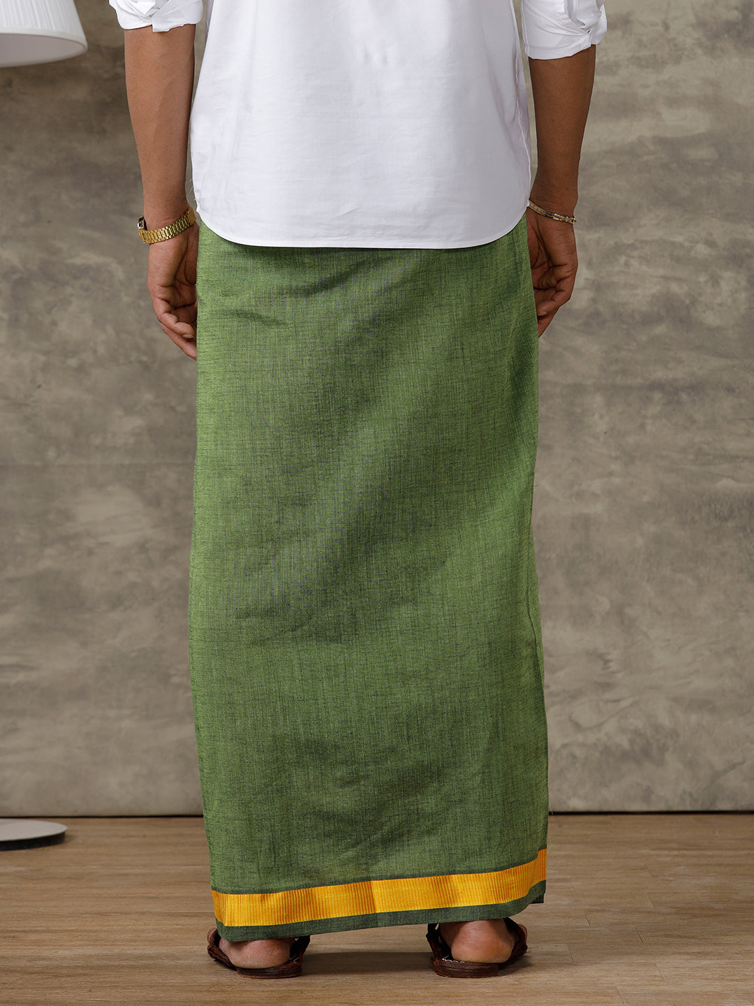 Men Green Lungi with Fancy Border Colour Diamond CD01