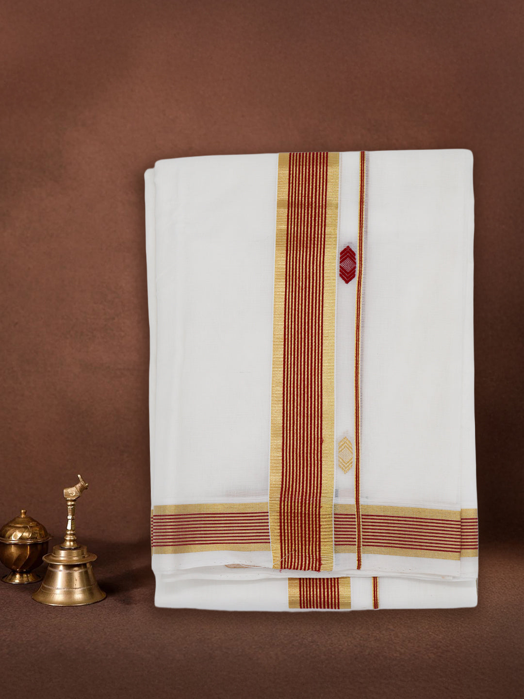 Men Premium Handloom Off White Dhoti with Fancy Border HLM77