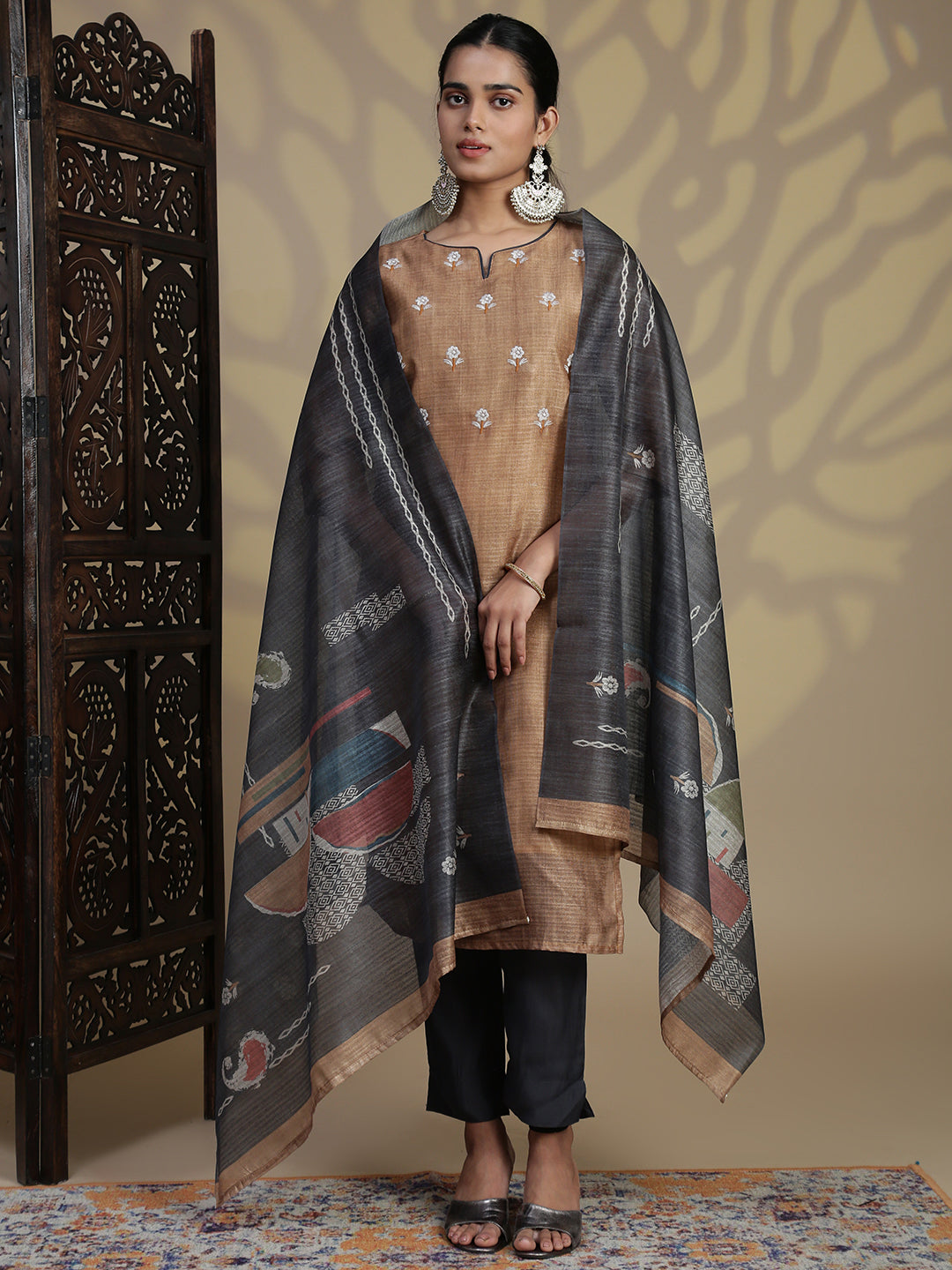 Women Cotton Golden Colour Flower Embroidered Kurti Set EKS94