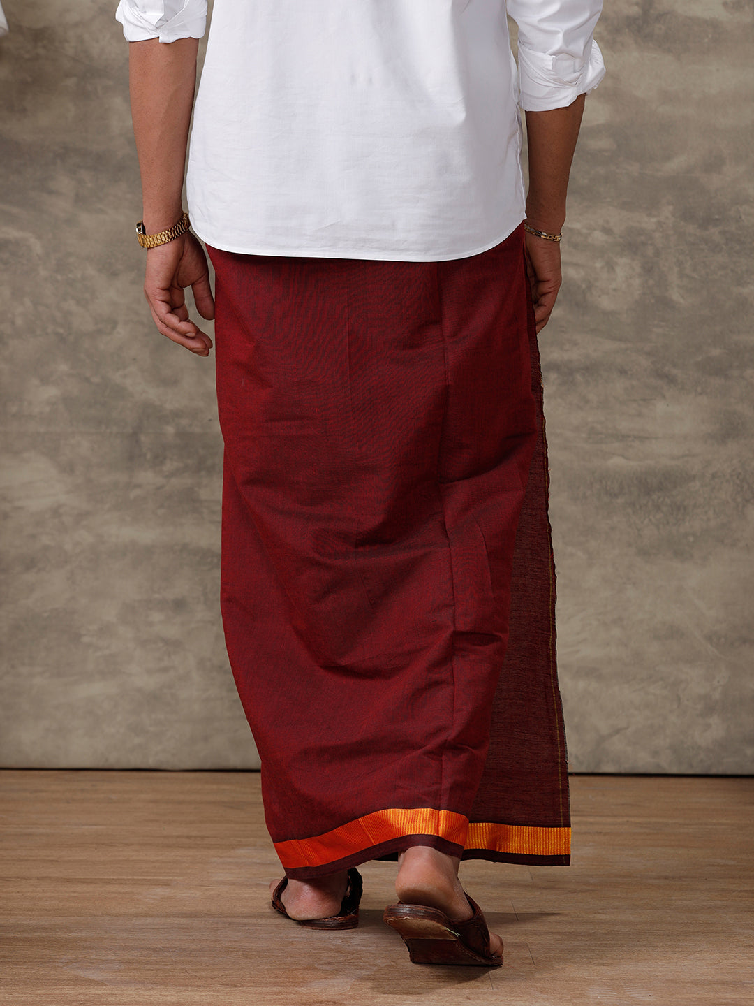 Men Maroon Lungi with Fancy Border Colour Diamond CD09