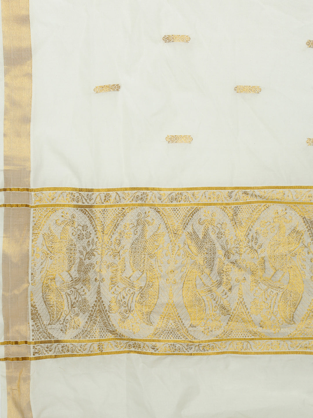 Women Traditional Kerala Cream Saree with Gold Jari KS237