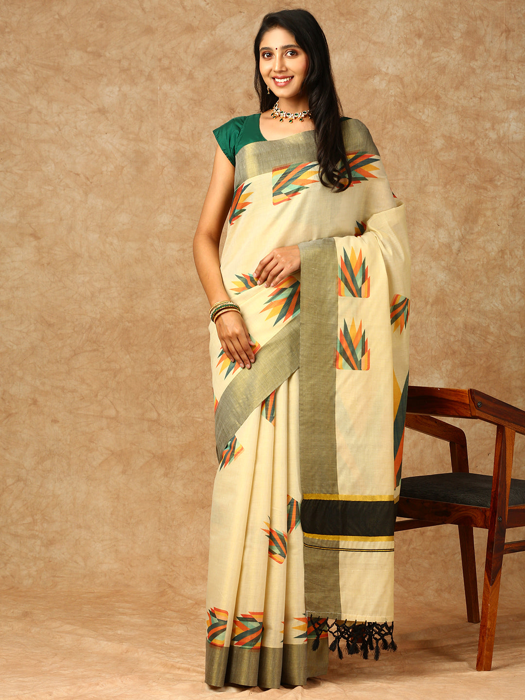 Women Kerala Cream Printed Saree KS145