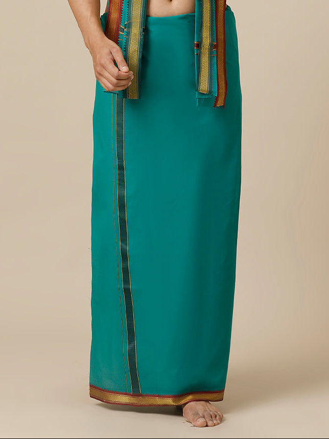 Men 100% Cotton Single Layer Green Dhoti with Mayilkhan Border Brindhavan