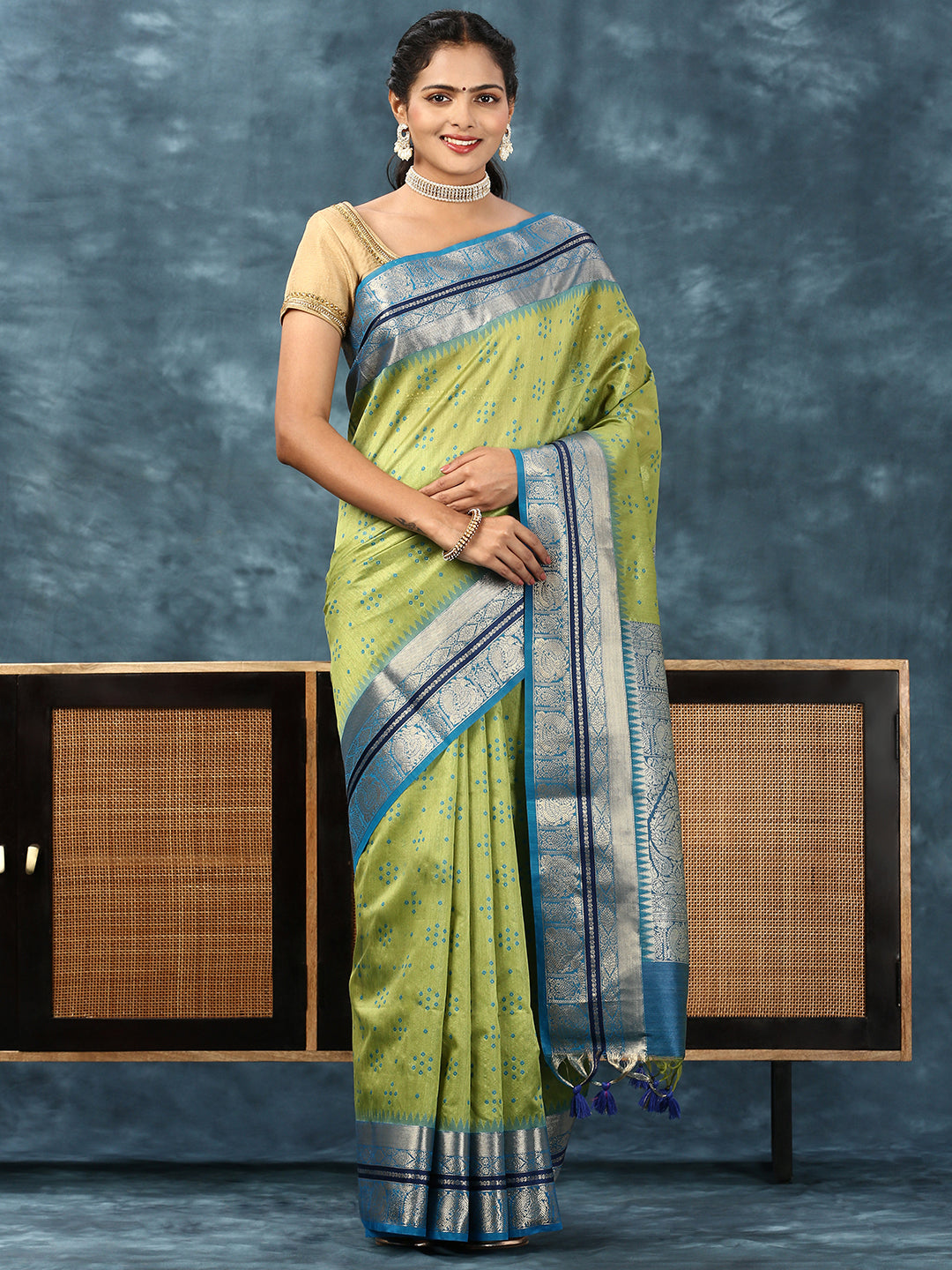 Womens Semi Cotton Weaving Saree SCS97