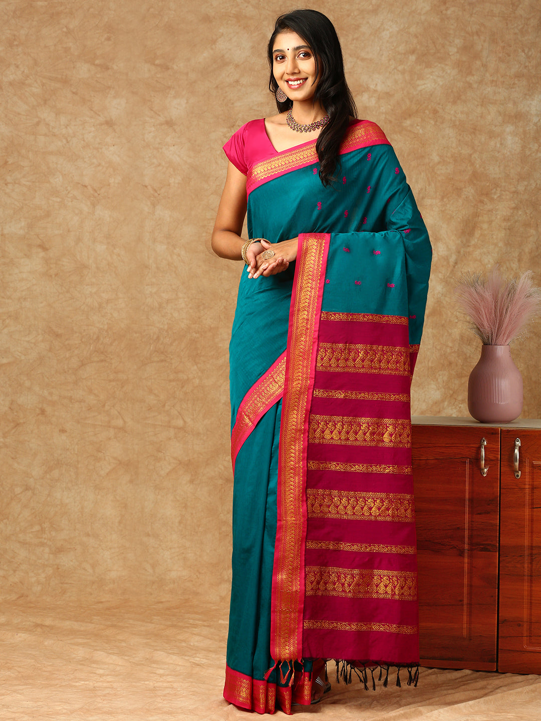 Women Kalyani Cotton Saree Green PCS118