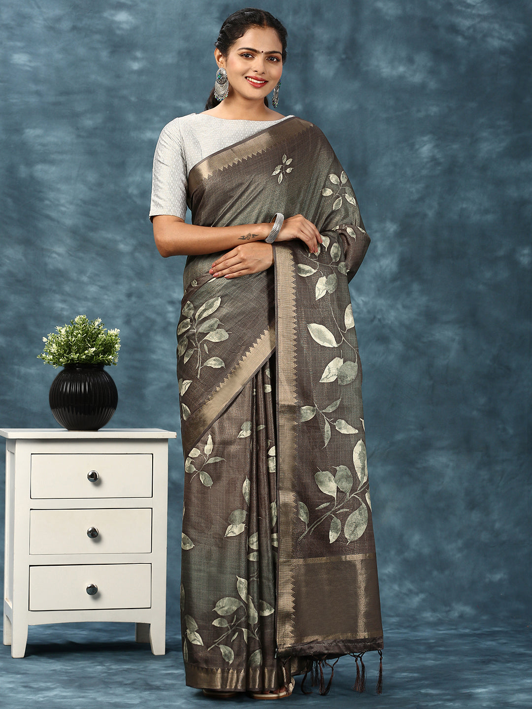 Women Semi Tussar Weaving Saree Green ST153