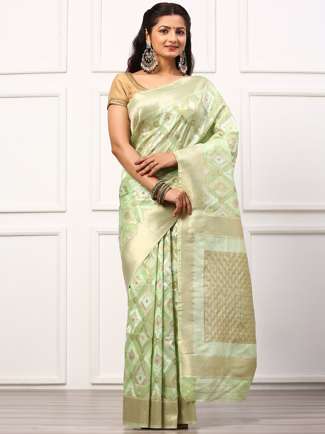 Women Semi Linen Weaving Saree Green SL132